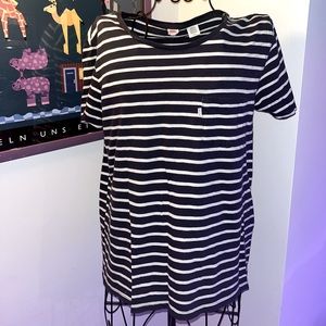 Levi’s Shirt. Size: S